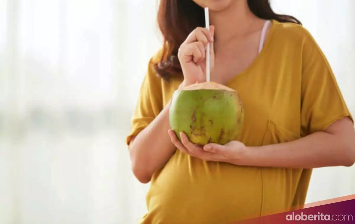 Manfaat kelapa muda untuk ibu hamil